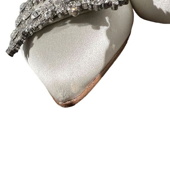 Badgley Mischka 6.5 White Satin Saga Crystal Flat Point Toe Slingbacks Silver - Picture 3 of 10